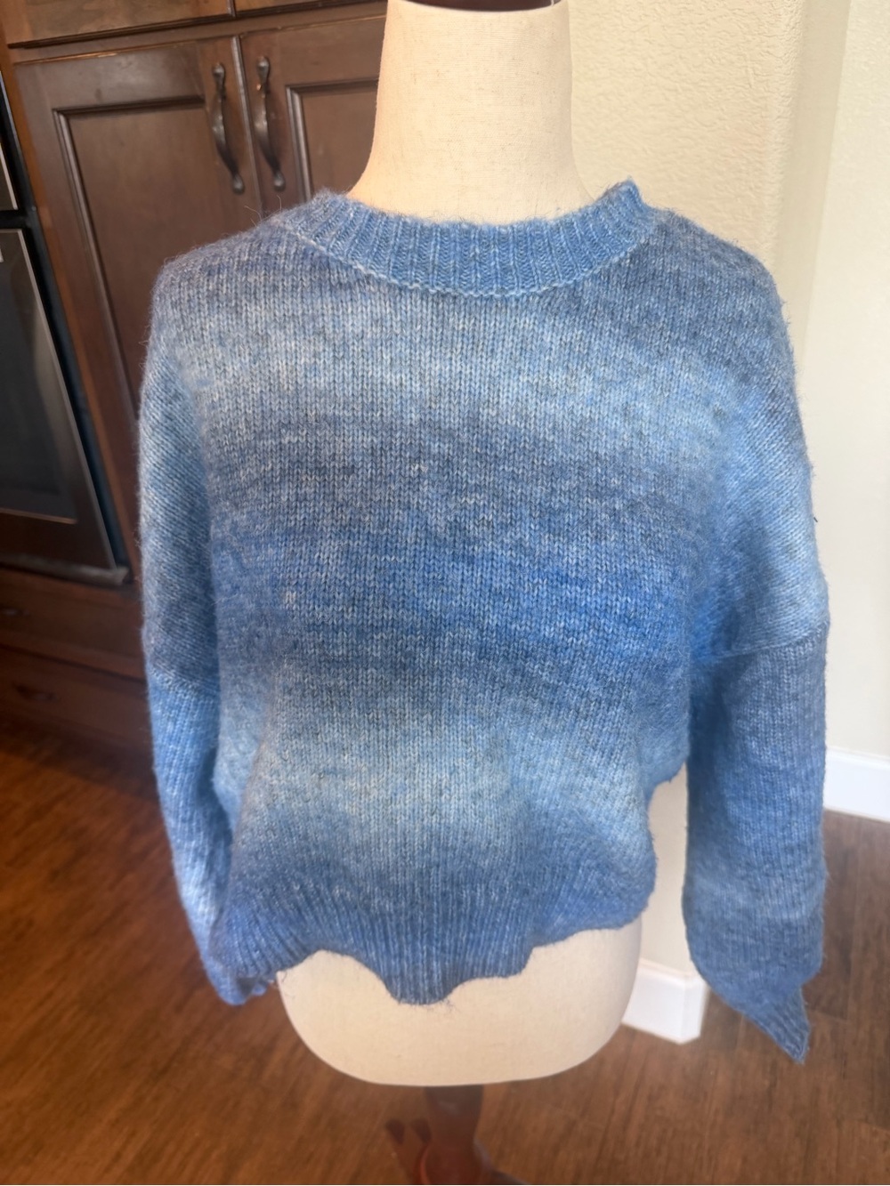 Princess Polly Blue Fuzzy Knit Cropped Sweater M/L